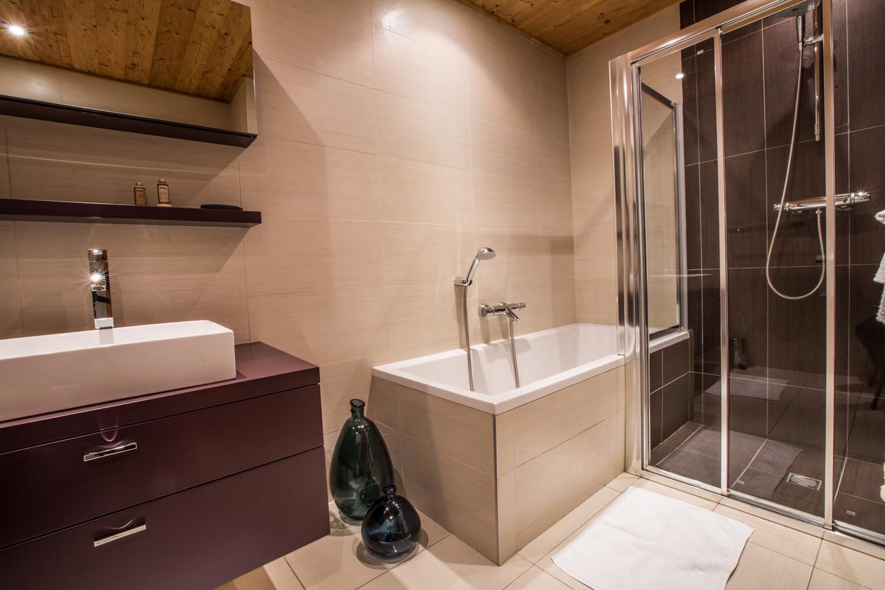 Apartment Au Bon Coin - Luxury Chamonix Hidden Haven, Mont Blanc View, Hot Tub And Garden Exterior photo